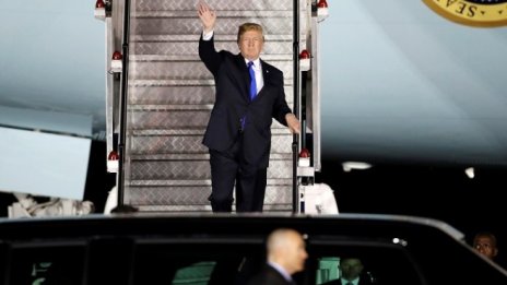 Доналд Тръмп пристигна в Сингапур за срещата с Ким Чен-ун