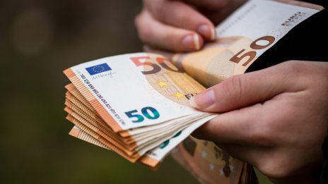 Парламентът прие новата формула за минималната работна заплата