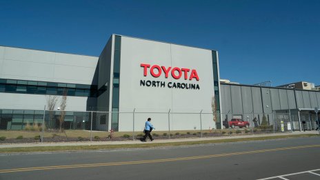 Toyota инвестира близо 1 млрд. долара в увеличаване на производството на хибриди в САЩ