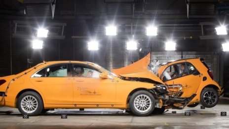 Daimler сблъска Smart и S-Class
