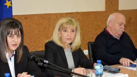 Петя Аврамова: "Автомагистрали" ЕАД може да изгради автомагистрала "Хемус"