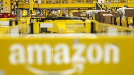 Двама служители на Amazon са заразени с коронавирус