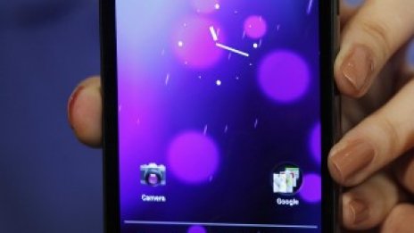 Samsung: Новият ни смартфон Galaxy Nexus заобикаля патентите на Apple 