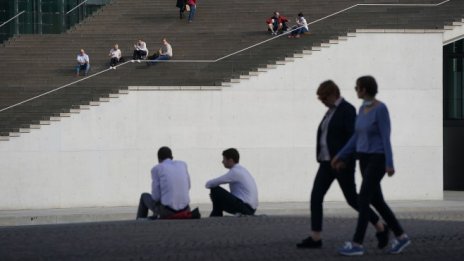 Безработицата в Германия неочаквано нараства, продажбите на дребно се свиват