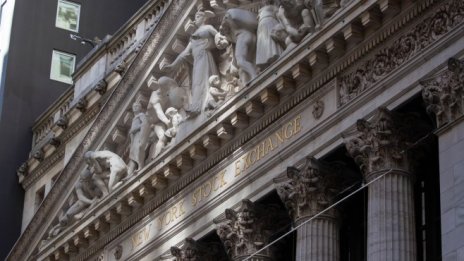 Технологичните акции повлякоха надолу американските индекси
