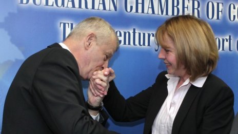 До края на годината София ще има обновен градски автопарк, обеща Фандъкова