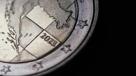 Почти 30 години след войната еврото носи за Хърватия нова закрила