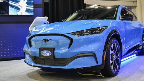 Ford ще предлага безплатни домашни зарядни станции за купувачите на електромобили