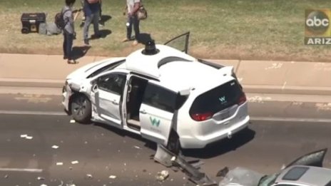 Нов инцидент с безпилотен автомобил на Waymo