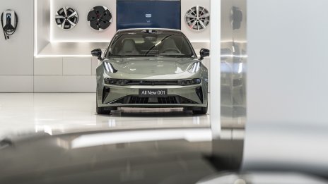 Китайската автомобилна индустрия призна, че митата свиват вноса на електромобили за ЕС 