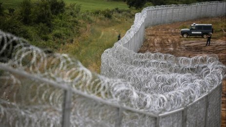 Участъци от оградата по границата с Турция ще са готови през март