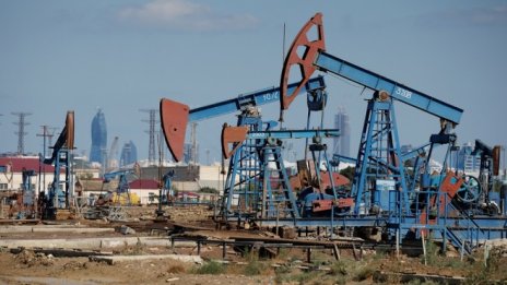 Цената на петрола достигна 71 долара за барел за първи път от 2014 г.