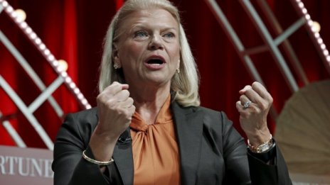 IBM сви прогнозата си за печалбата след нов срив на приходите