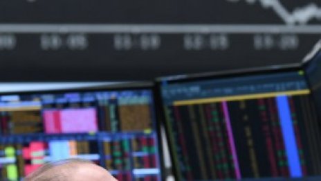 Инвеститорите разчитат все повече на Apple и Google за точна оценка на бизнес активността