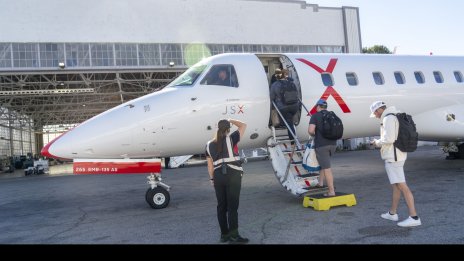 SpaceX ще предлага висoкоскоростен интернет по време на самолетни полети