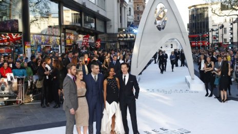 Новият "Стар Трек" с приходи за 112 млн. долара в първите дни на дебюта