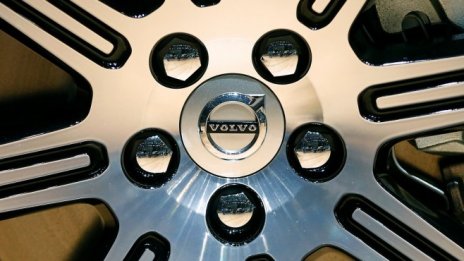 Volvo планира да се конкурира с Tesla на масовия пазар