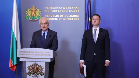 Военният министър: За България няма пряка заплаха след ударите на САЩ в Иран