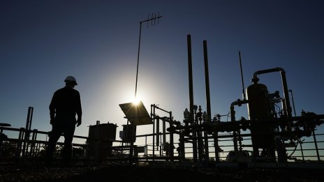 Приходите от петрол и газ в руския бюджет намаляват с 36% през май