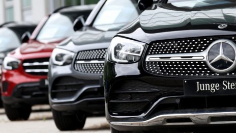 Daimler понижи прогнозата си за продажбите на Mercedes заради липсата на чипове