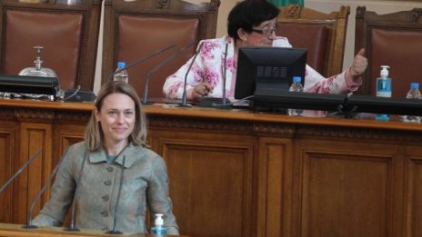 Ива Митева отново бе избрана за председател на Народното събрание