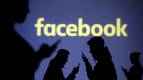 Facebook се отказа да прави летателни апарати, за да свърже света с интернет