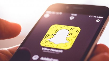 Бивш служител на Snapchat обвинява компанията в подвеждане на инвеститорите