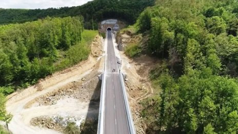 Проектът за укрепването на скалните маси край обхода на Габрово още не е готов