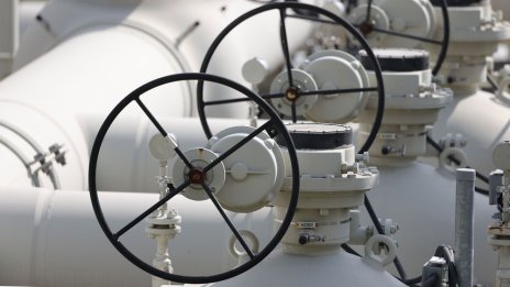 "Газпром" затвори повече от 20 находища заради наводнението в Оренбург