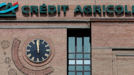 Credit Agricole отчете почти четворен ръст на печалбата