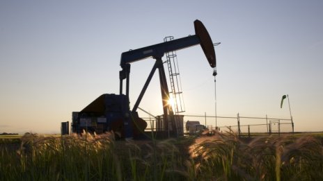 Петролът на азиатските пазари се доближи до най-високите си нива за годината