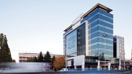 Основателите на EnduroSat и Chaos купуват някогашната централа на "Алфа Банк" в София