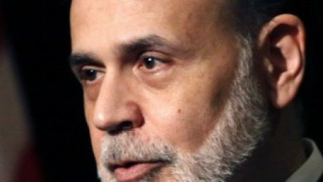 Бернанке иска от регулаторите да ограничат сенчестото банкиране