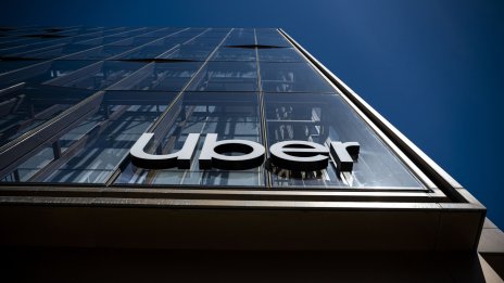 Силното търсене помогна на Uber да надмине очакванията за печалбата си