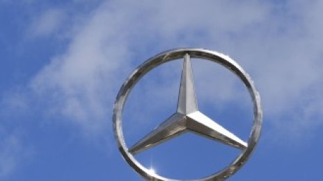 Daimler отделя бизнеса си с камиони от колите Mercedes-Benz
