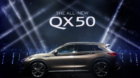 Nissan спира поръчките за два модела на Infiniti, изграждани в Мексико, заради митата