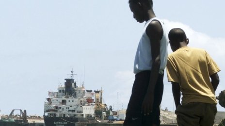 Когато петролът е толкова евтин, че дори пиратите не го искат