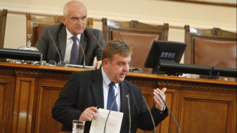 Готви се разширяване на военното обучение в училищата