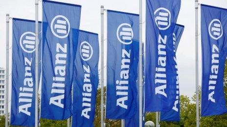 Allianz съкращава стотици работни места