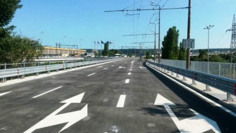 Жители на варненски квартал протестират срещу строеж до дере