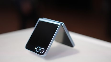 Samsung разработва пакет от AI функции за телефоните си в Китай