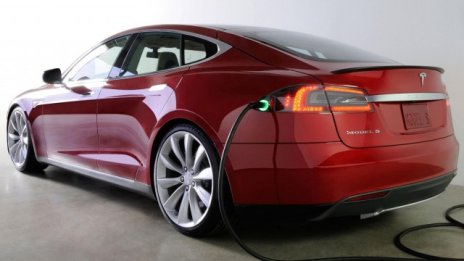Tesla разбули тайната на "D"