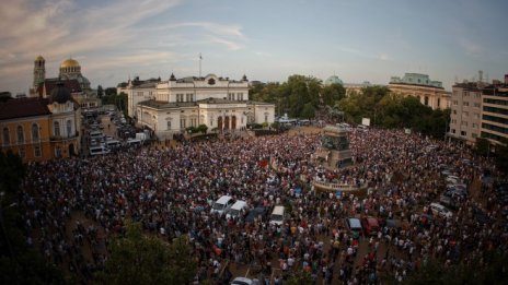 Графика на деня: Читателите на Investor.bg очакват предсрочни избори