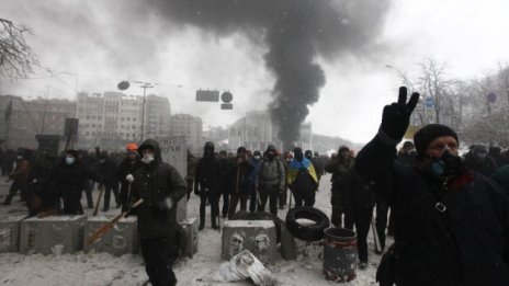 Три жертви на протеста в Украйна