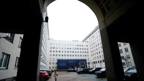 Полша продължи паузата в повишаването на лихвите заради забавянето на икономиката