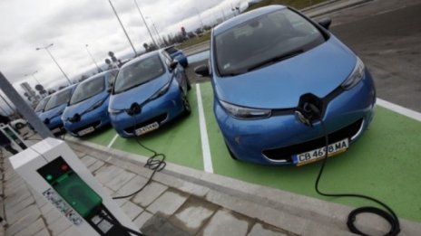 Увеличават се учениците в специалности за електромобили