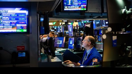 S&P и Dow се повишават, докато Wall Street се опитва да се възстанови от загубите*