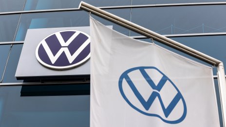 Автоконцерните атакуват дълговите пазари след пробив в преговорите между САЩ и Китай