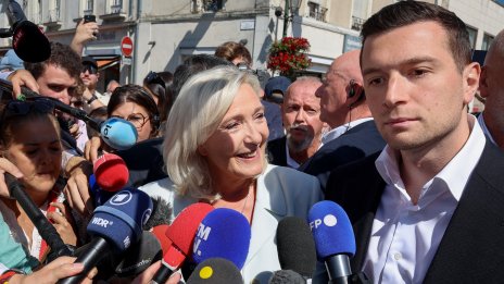 Марин льо Пен увеличава преднината си в проучванията преди президентските избори