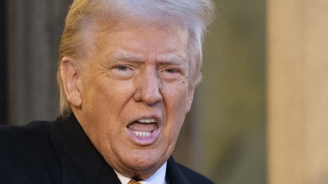 Доналд Тръмп заплаши Европа с мита, ако не купува повече петрол и газ от САЩ